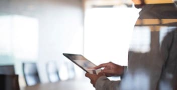 Alguém a utilizar um tablet